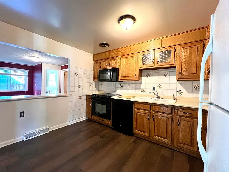 2449 Otis St — Photo 16