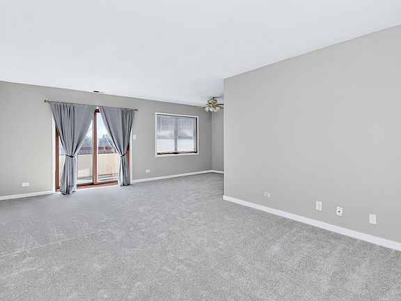 2nd image of 6441 Pershing Rd APT 305