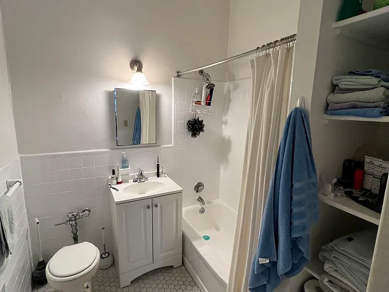 271 Dartmouth St #2B — Photo 2