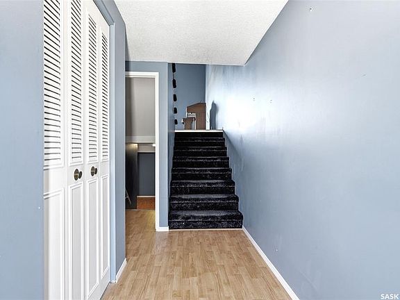 3rd image of 104 Lockwood ROAD