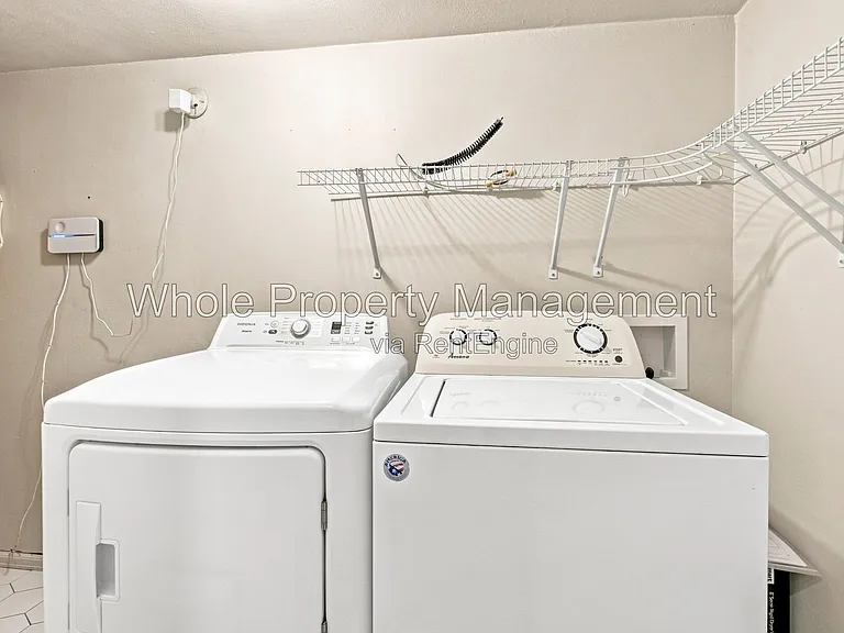 2300 S Newton St — Photo 22