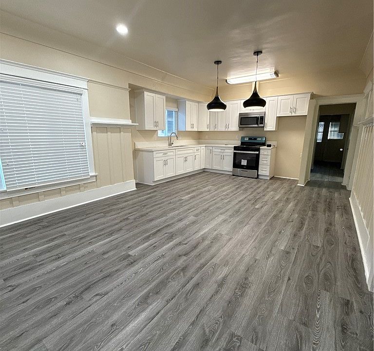1st image of 240 W 54th St