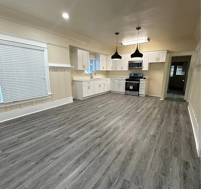 240 W 54th St