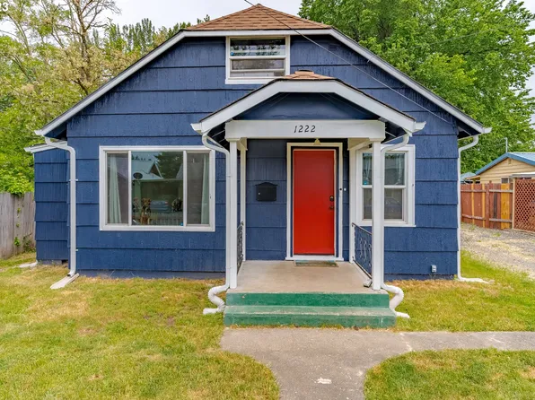 1222 Nandina St, Sweet Home, OR 97386