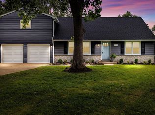 1020 Tulip Ln, Ballwin, MO 63021