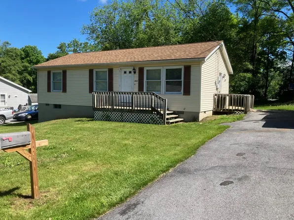 208 Rick St, Martinsburg, WV 25404