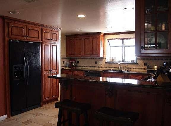 5th image of 728 Bismark Ave