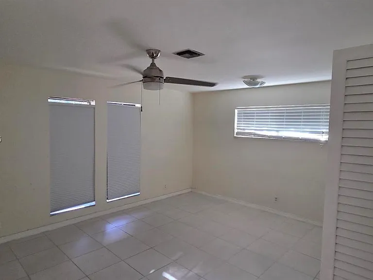 5860 SW 8th St — Photo 18