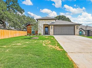 351 E 9th St, Springtown, TX 76082