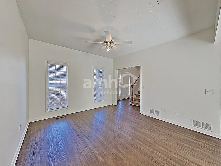 1045 Fieldstone Dr — Photo 11