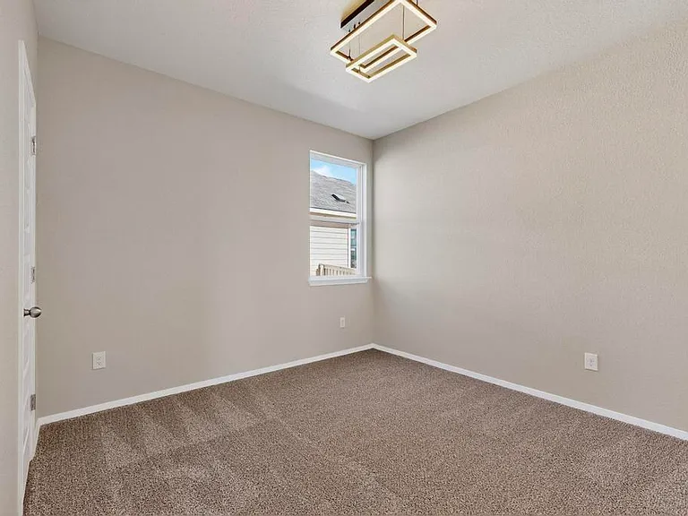 189 Fabion St — Photo 12