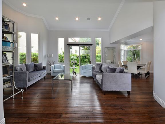 3rd image of 3639 Deauvilla Ct