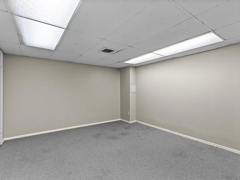 7848 Big Bend Blvd — Photo 22
