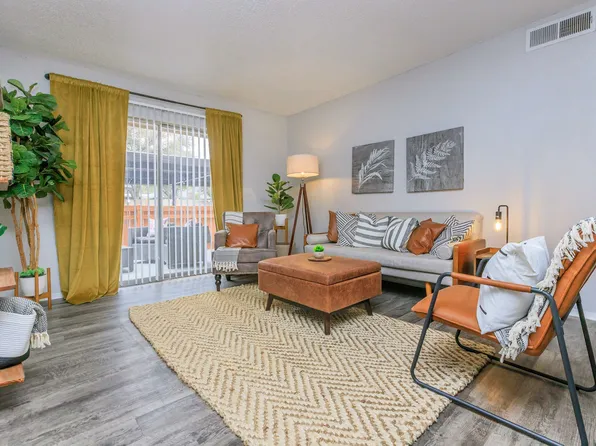 4418 Southwest Blvd Apartments