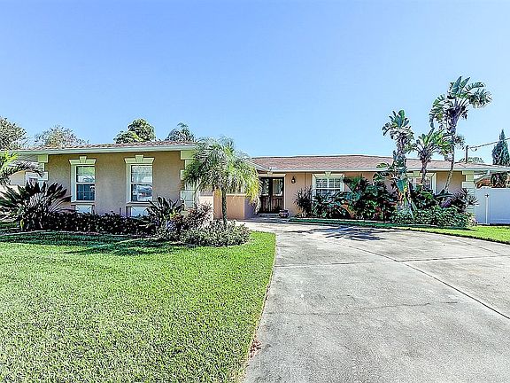 2nd image of 8416 Boxwood Dr