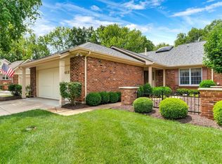 14137 Baywood Villages Dr, Chesterfield, MO 63017