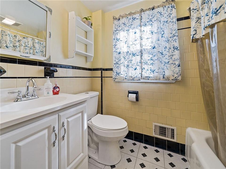 2nd image of 76 Piave St