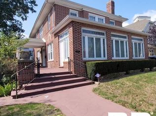 1060 E 22nd St, Brooklyn, NY 11210