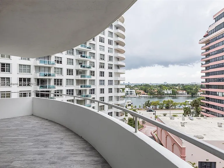 5161 Collins Ave #812 — Photo 6