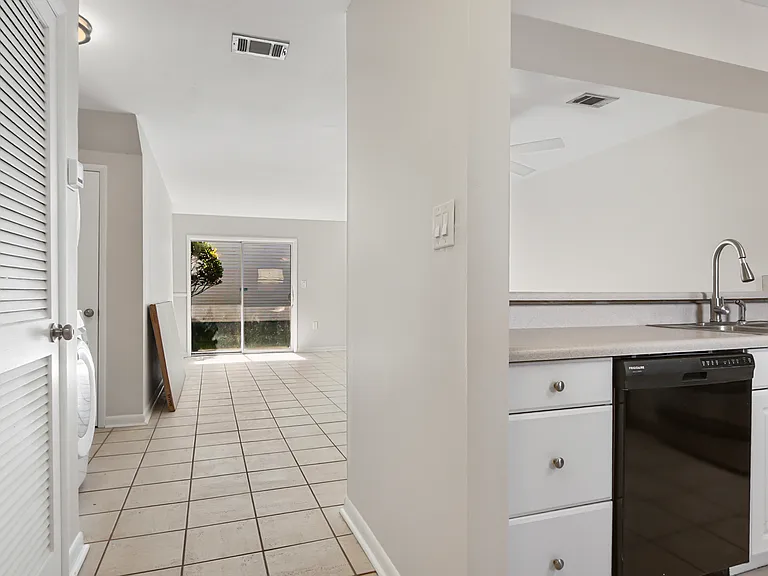 51 Cross Creek Rd #11 — Photo 2