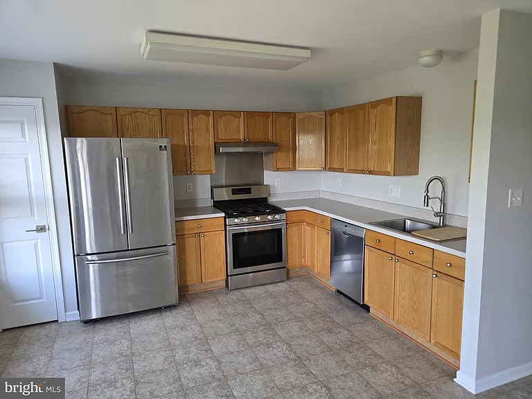 403 Hupps Hill Ct — Photo 4