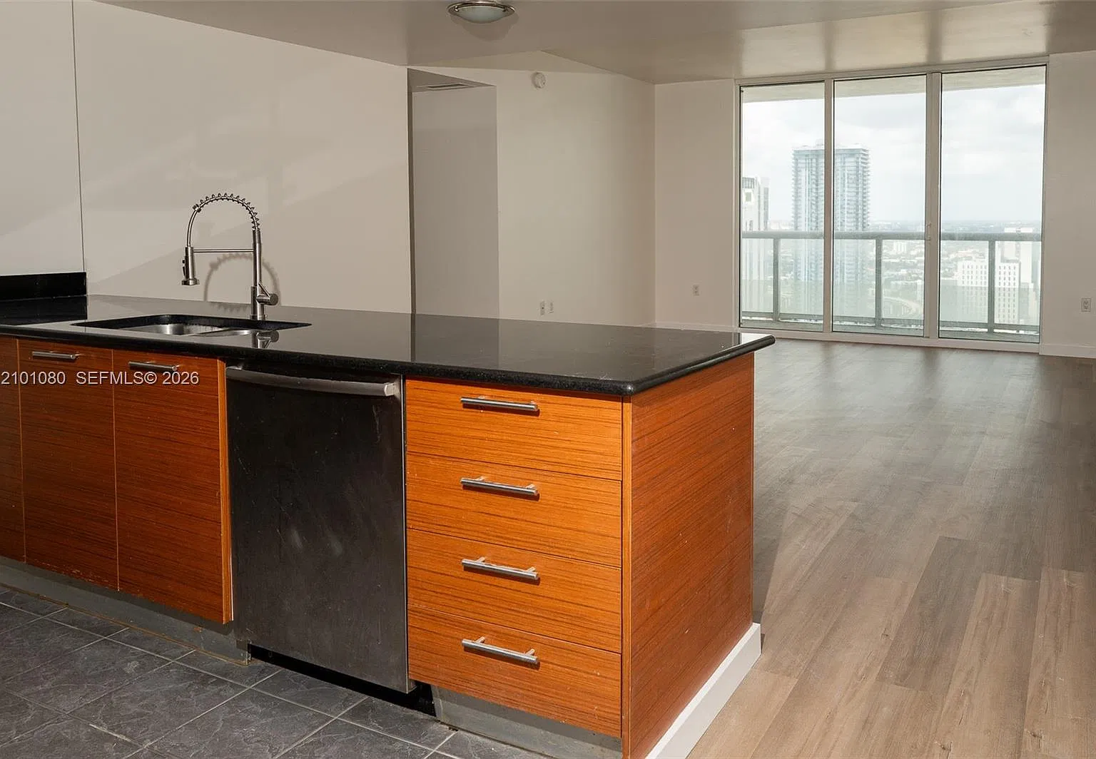50 Biscayne Condo — Photo 1