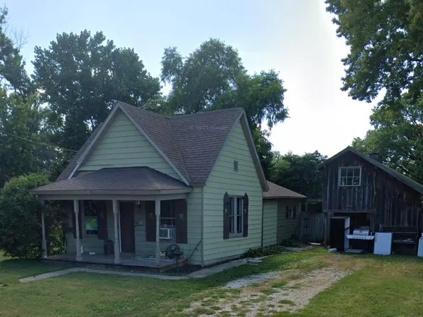 125 S Bluffs St, Bluffs, IL 62621