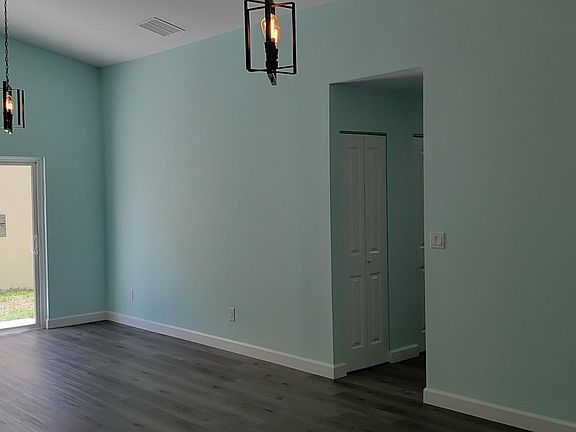 4th image of 532 Sheridan Dr