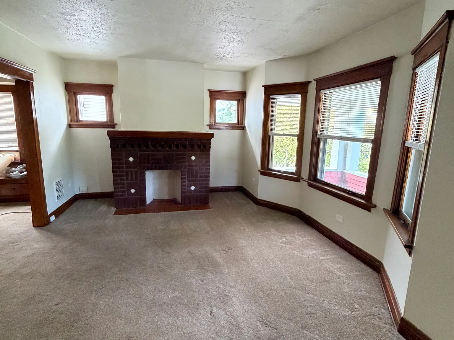 2 bed, 1500 sqft, $1,600 — Photo 4