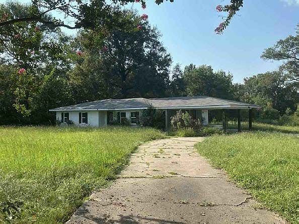 1st image of 916 Barron Rd