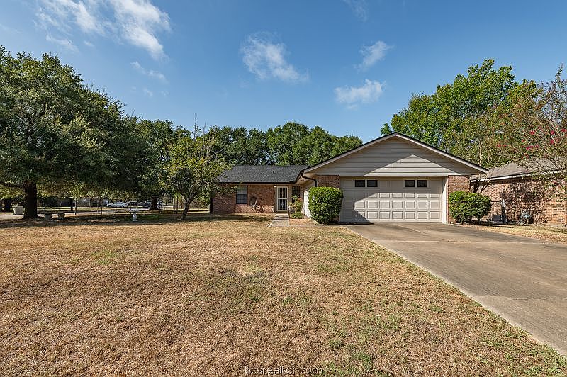 1st image of 4210 Green Valley Dr