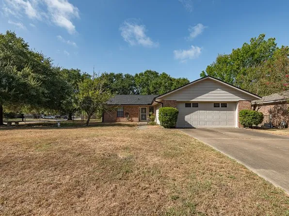 4210 Green Valley Dr, Bryan, TX 77802