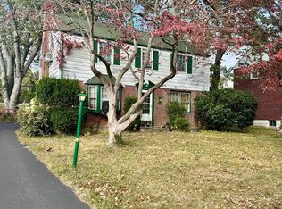 210 Farnham Rd, Havertown, PA 19083