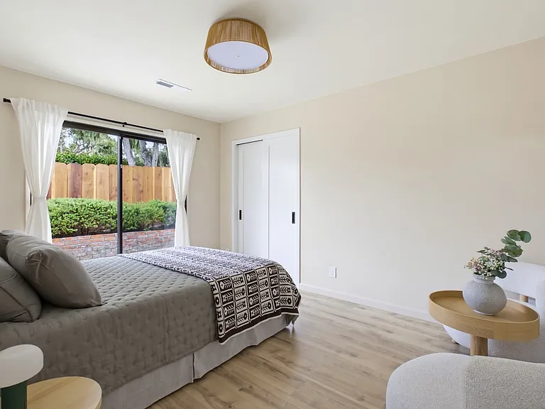 Guest room with private terrace view (Pic 3)