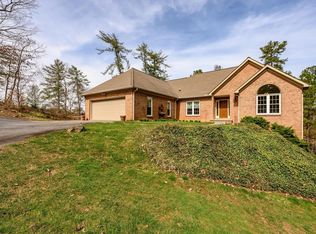 6105 Monaco Ct, Hickory, NC 28601