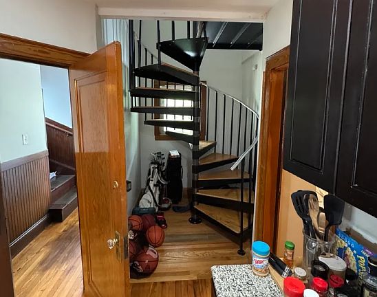 2nd image of 16 Renfrew St #1B