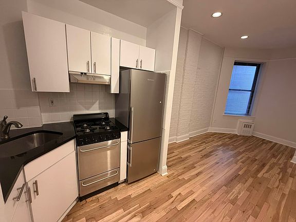 3rd image of 644 Amsterdam Ave #4F