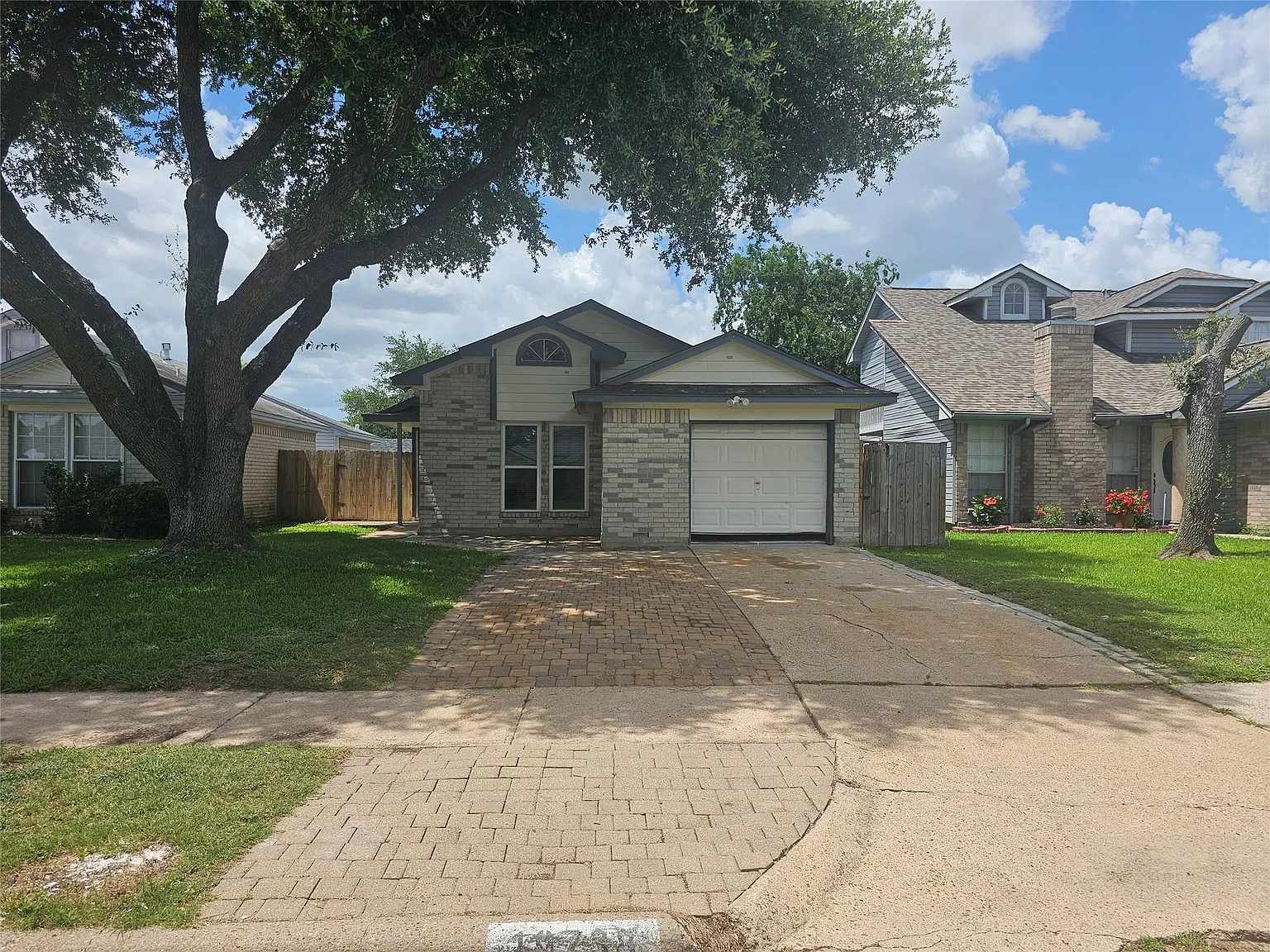 3 bed, 2.0 bath, 1205 sqft, $1,700 — Photo 2