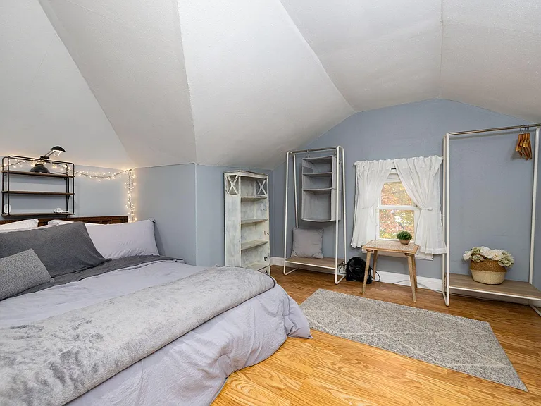1240 Denton St — Photo 19