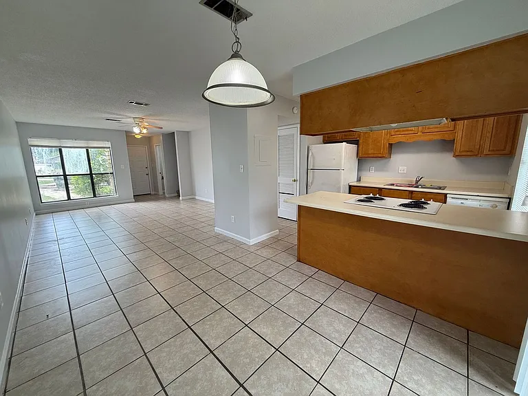 2808 Villa Woods Cir — Photo 9
