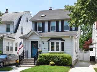 9312 245th St, Floral Park, NY 11001