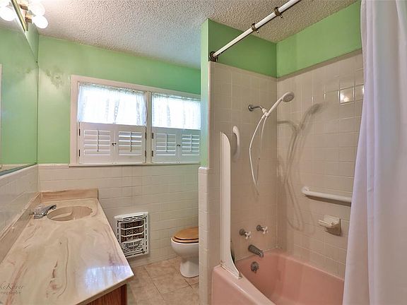 2nd image of 901 Westmoreland St