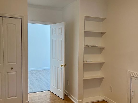 4th image of 218 N Soto St APT 3