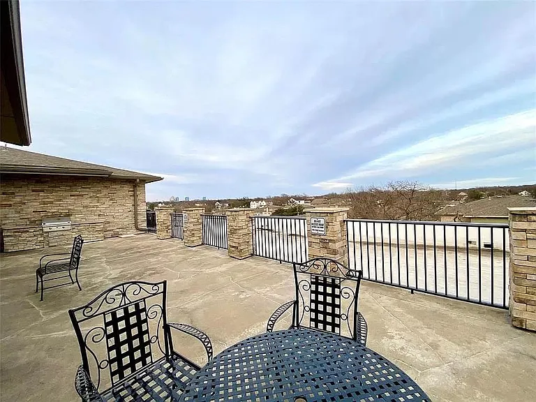 Rooftop deck