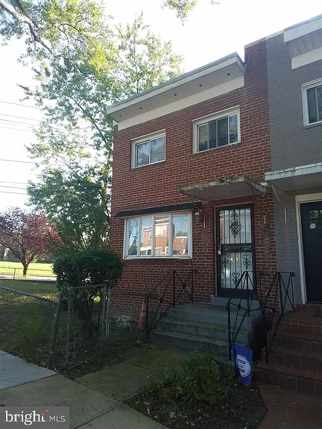 5047 13th St NE photo 1