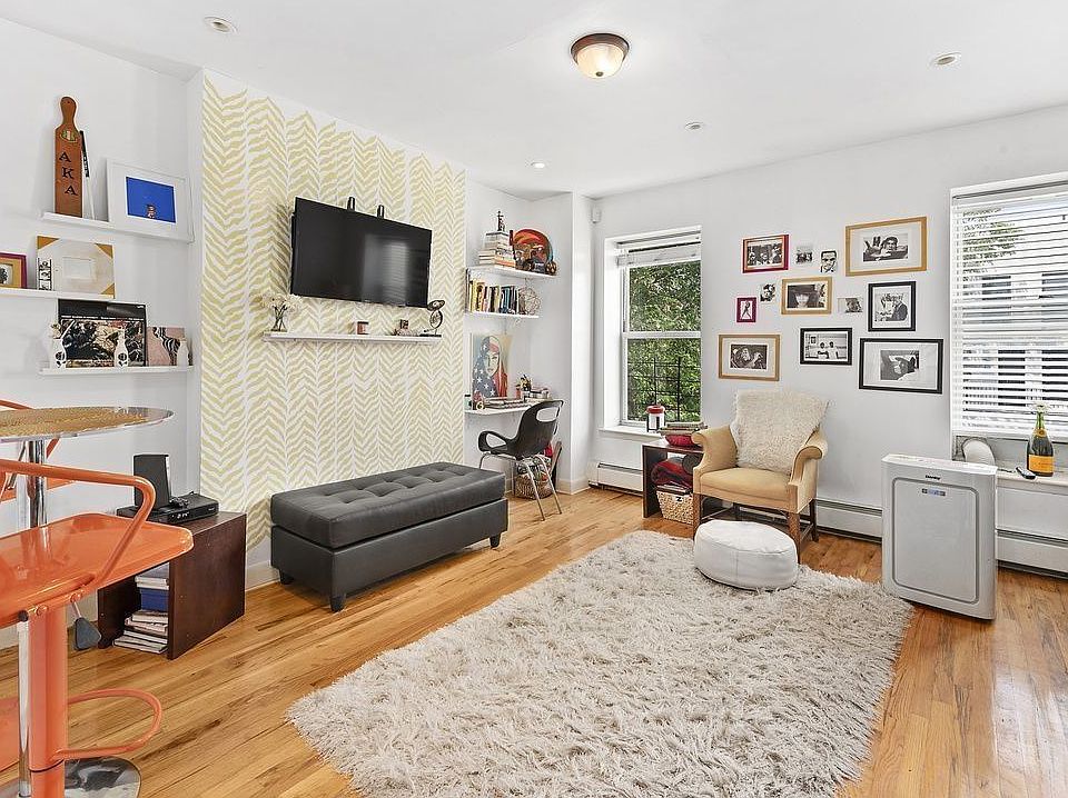 1st image of 745 Lexington Ave #3