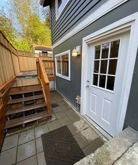 806 SW Henderson St #B — Photo 1