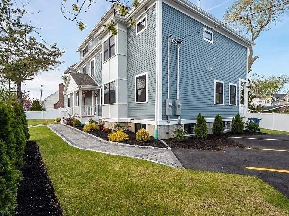474 Hyde Park Ave — Photo 3