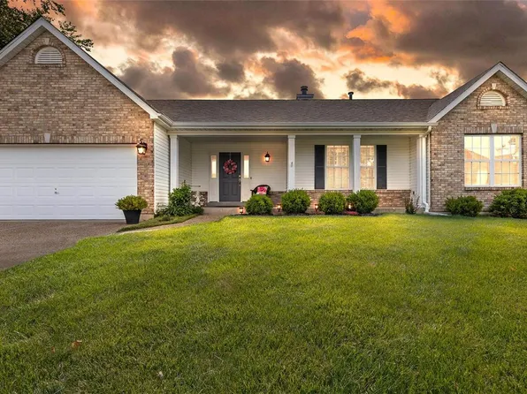 20 Vast Horizon Dr, Dardenne Prairie, MO 63368