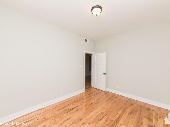 3rd image of 629 W Oakdale Ave #727